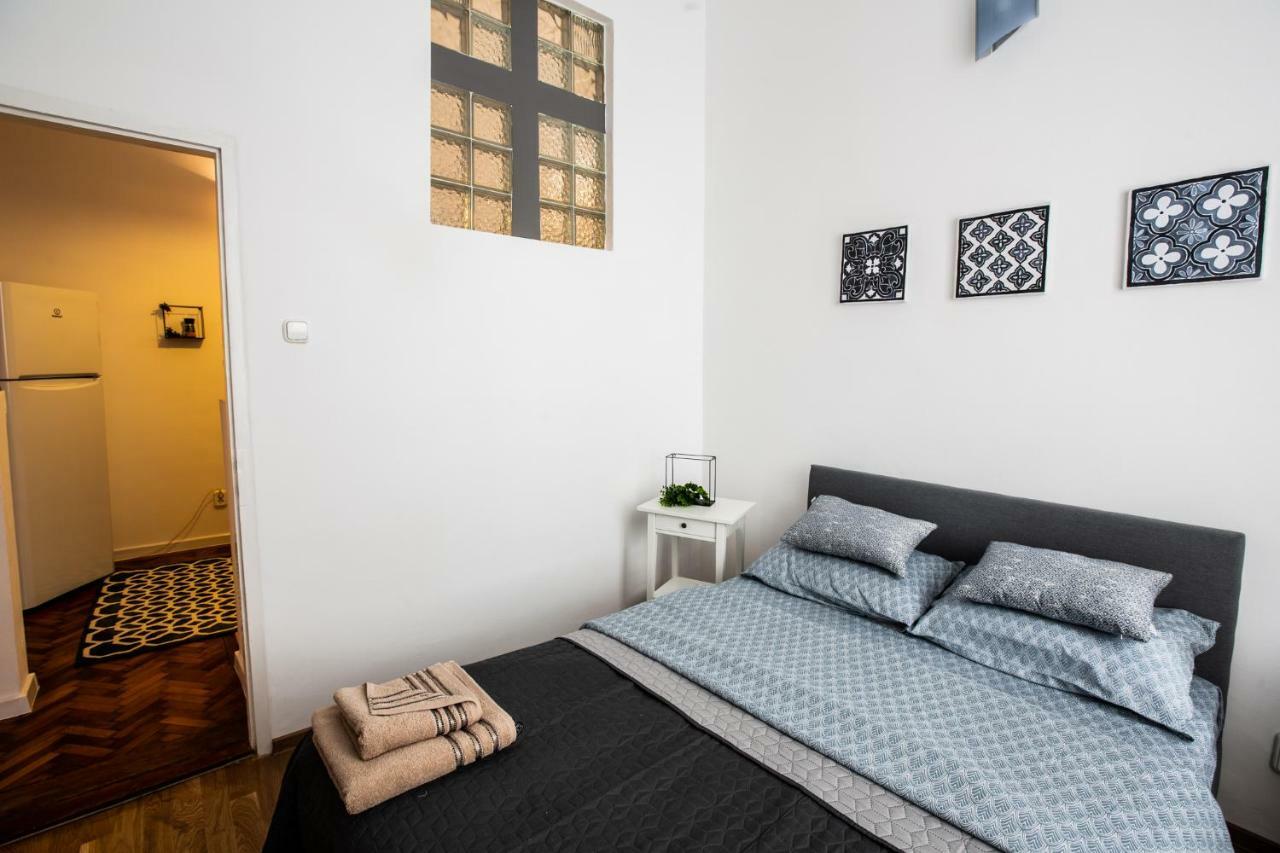 Art Downtown Alecsandri St Luxury Apartment Oradea Exterior photo